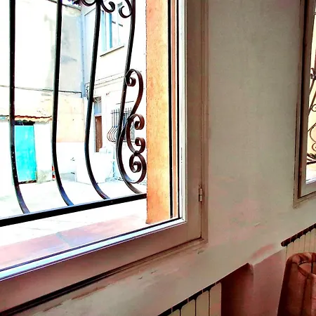 Bel Appartement 2 Chambres Au Calme Centre Arenes * Nîmes