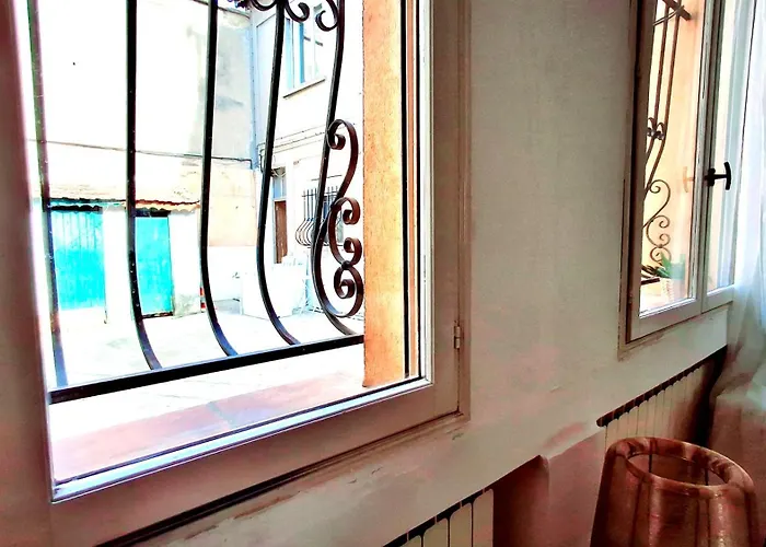 Bel Appartement 2 Chambres Au Calme Centre Arenes * Nîmes