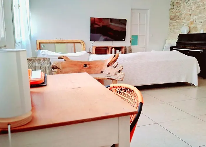 Appartamento Bel Appartement 2 Chambres Au Calme Centre Arenes